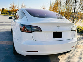 Tesla Model 3 foto 4