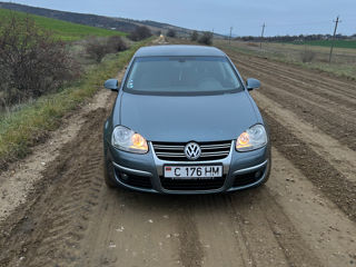 Volkswagen Jetta foto 2