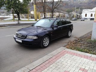 Audi A4 foto 1