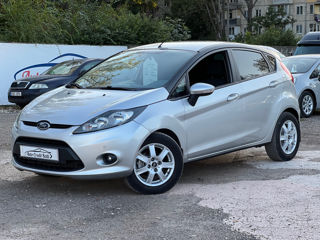 Ford Fiesta foto 1