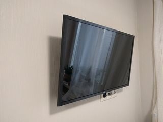 Установка телевизоров на стену. Instalare televizor pe perete. foto 2