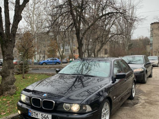 BMW 5 Series foto 3