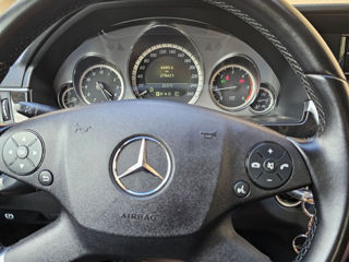 Mercedes E-Class foto 2