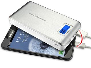 Универсальный внешний аккумулятор для зарядки мобильных устройств. foto 1