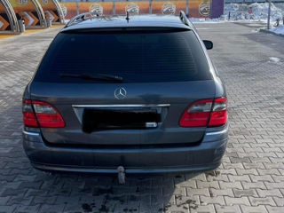 Mercedes E-Class foto 2