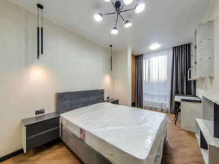 Apartament cu 2 camere, 75 m², Centru, Chișinău foto 3