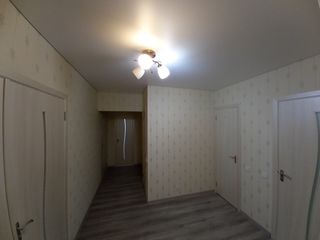 Schimb apartament cu 2 camere euroreparatie pe apartament fara reparatie cu diferenta de plata!!! foto 9