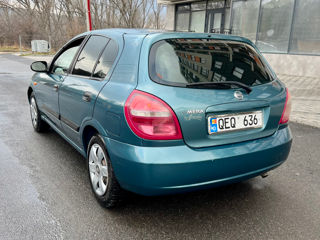 Nissan Almera foto 2