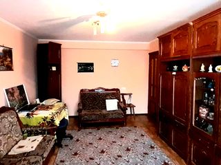 Apartment cu trei odai mobilat reparație incalzire autonoma Ialoveni Alexandru cel Bun  32 700 euro foto 2