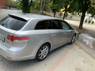 Toyota Avensis foto 4