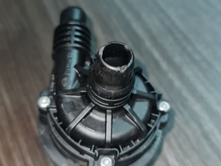 Pompa  pentru racire Mercedes A0005003500 foto 4