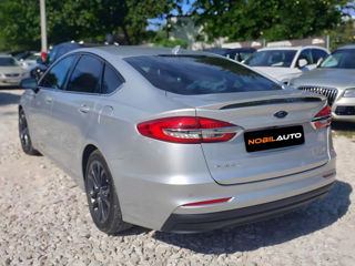 Ford Fusion foto 3