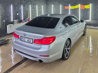 BMW 5 Series foto 10