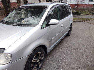 Volkswagen Touran foto 9