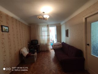 Продаю от хозяина 2х комнатную квартиру с большой лоджией - ( она как ещё 1 комната +-15м.кв.) foto 3