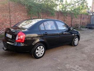 Hyundai Accent foto 1