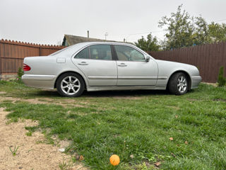 Mercedes E-Class foto 6