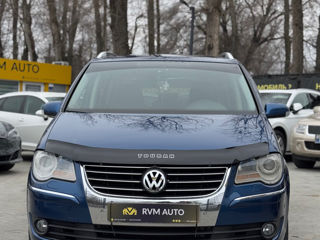 Volkswagen Touran foto 2