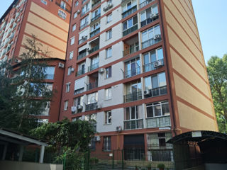 Apartament cu 2 camere, 70 m², Botanica, Chișinău foto 1