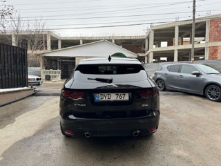 Jaguar F-PACE foto 3