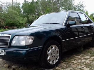 Mercedes Series (W124) foto 4