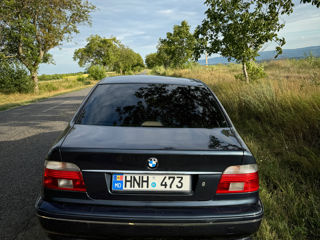 BMW 5 Series foto 3