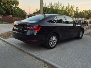 Skoda Superb foto 2