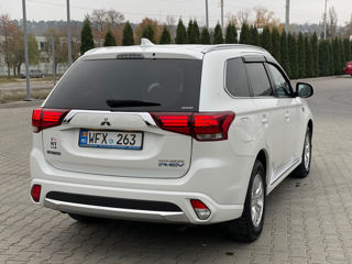 Mitsubishi Outlander foto 3