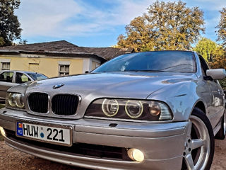 BMW 5 Series foto 8