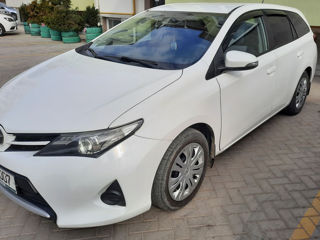 Toyota Auris foto 1