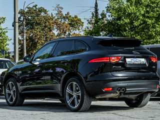 Jaguar F-PACE foto 2