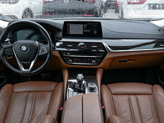 BMW 5 Series foto 7