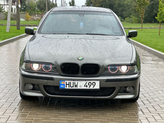 BMW 5 Series foto 2