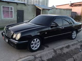 Mercedes E Class foto 1