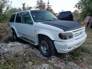 Ford Explorer foto 2