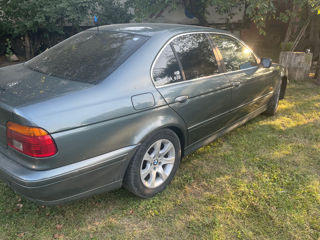 BMW 5 Series foto 3