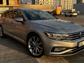 Volkswagen Passat foto 1