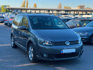 Volkswagen Touran foto 3