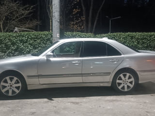 Mercedes E-Class foto 5