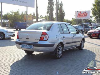 Renault Clio foto 4