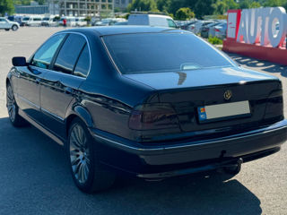 BMW 5 Series foto 9