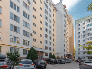 Apartament cu 3 camere, 74 m², Buiucani, Chișinău foto 5