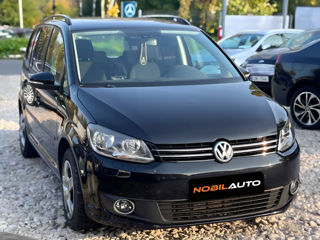 Volkswagen Touran foto 2