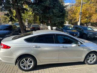 Ford Fusion foto 9