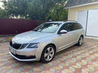 Skoda Octavia foto 1