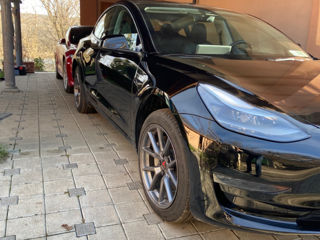 Tesla Model 3 foto 2