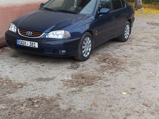 Toyota Avensis foto 6