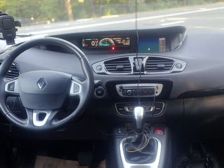 Renault Grand Scenic foto 2