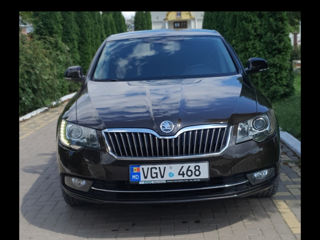 Skoda Superb foto 2