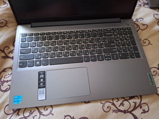 Lenovo IdeaPad 3, ca nou, ideal, bateria 100%, Intel Gold